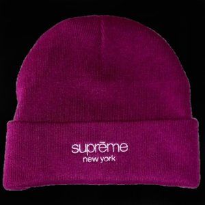 NWT. SUPREME Main Radar Beanie